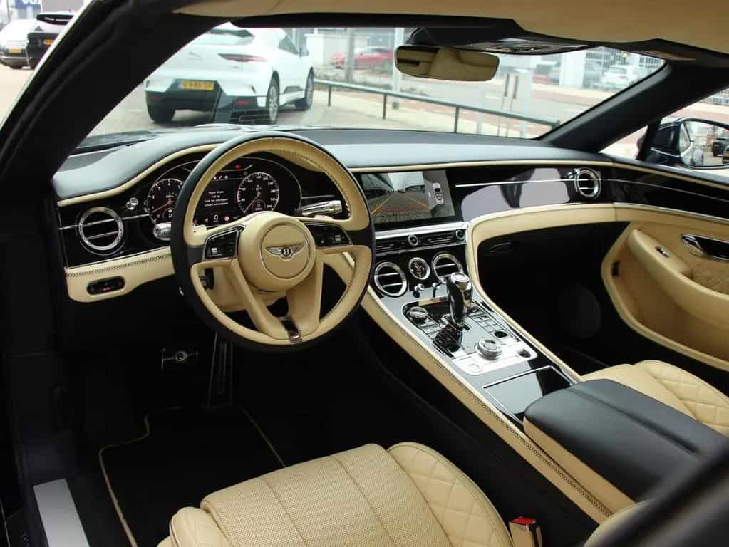 Bentley Continental GTC 6.0 W12 First Edition | Rotating 07/2019-photo-19