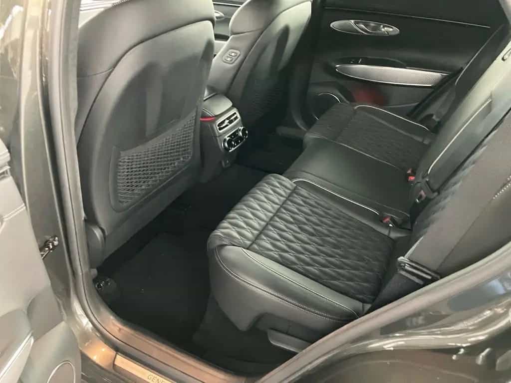 Genesis GV70 2,2L Diesel AWD Sport vom Genesis Vertragsp 11/2024-photo-8