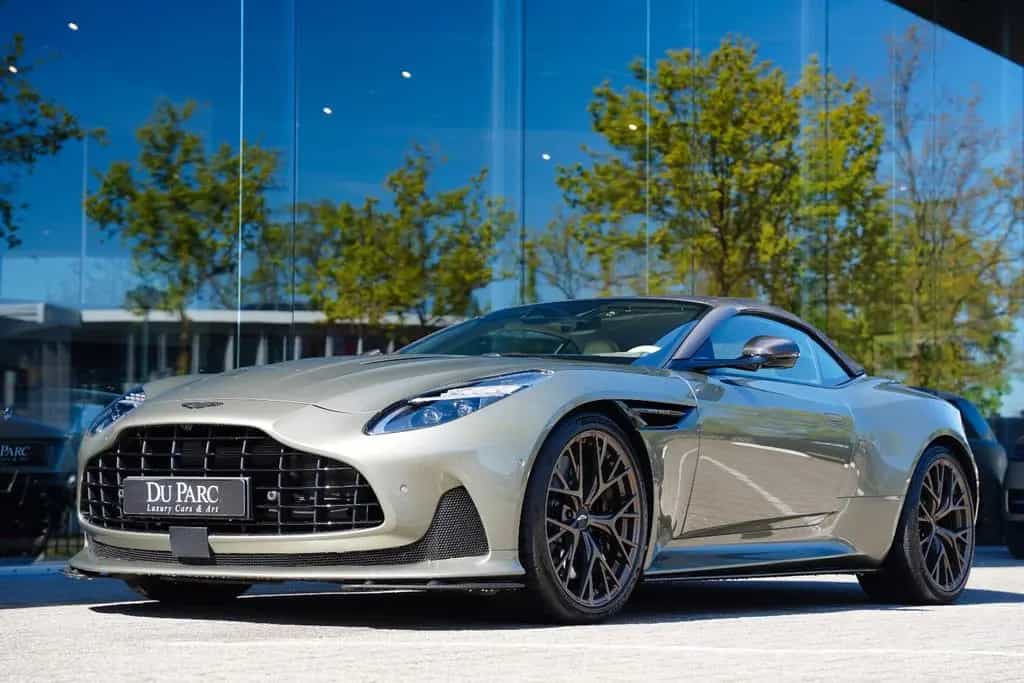 Aston Martin DB12 4.0 V8 Volante Carbon NEW SERVICE 08/2024-photo-1