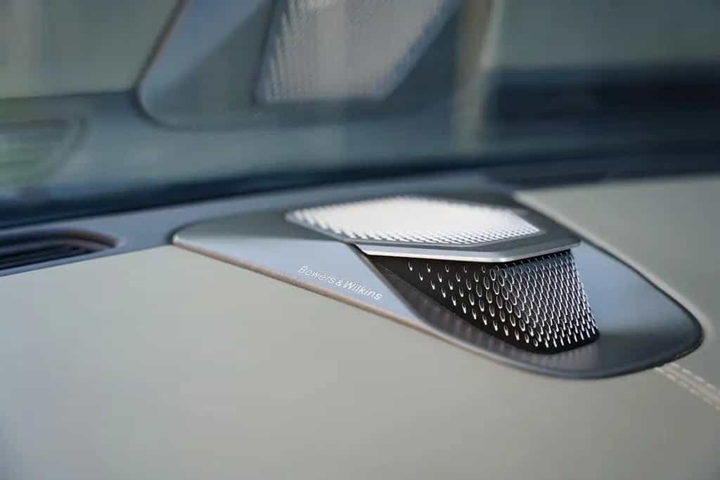 Aston Martin DB12 4.0 V8 Volante Carbon NEW SERVICE 08/2024-photo-33