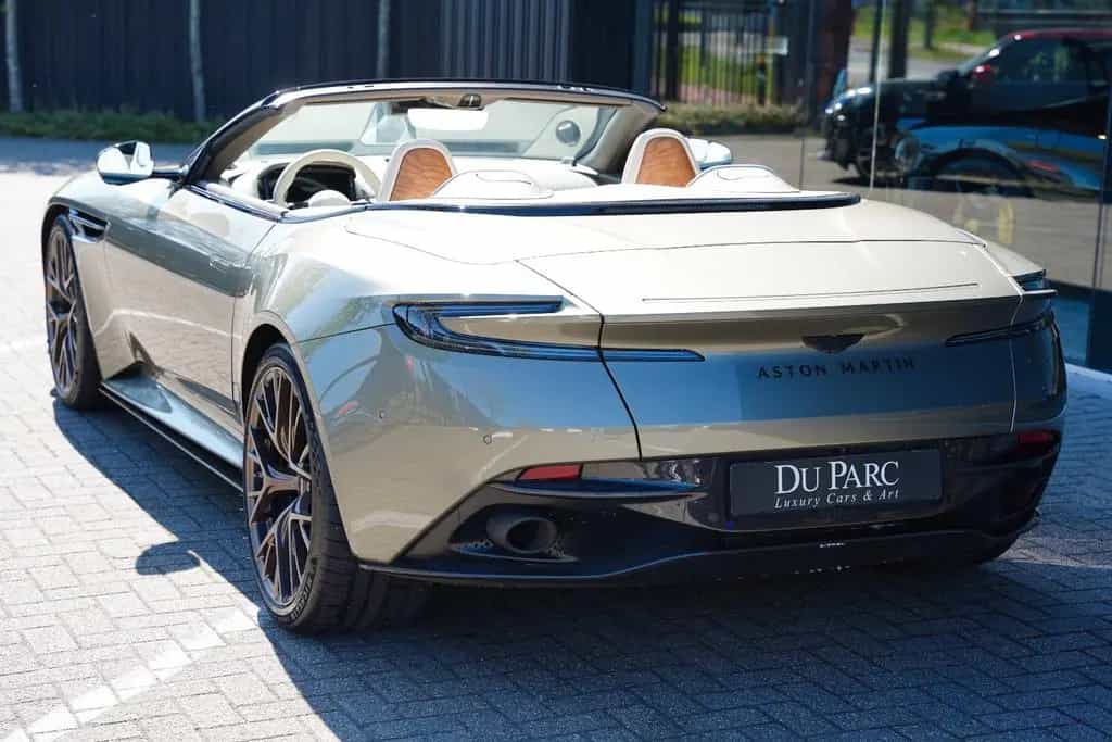 Aston Martin DB12 4.0 V8 Volante Carbon NEW SERVICE 08/2024-photo-4