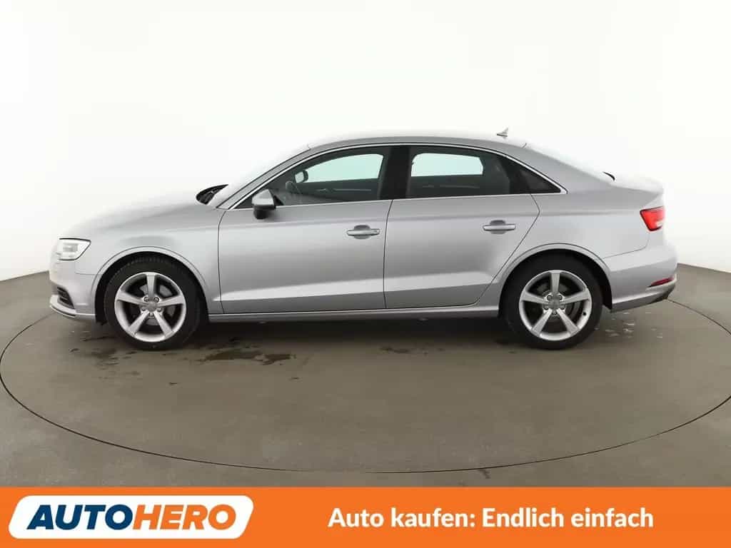 Audi A3 Limousine 1.4 TFSI ACT ACT Aut.*NAV*XENON* 05/2017-photo-2