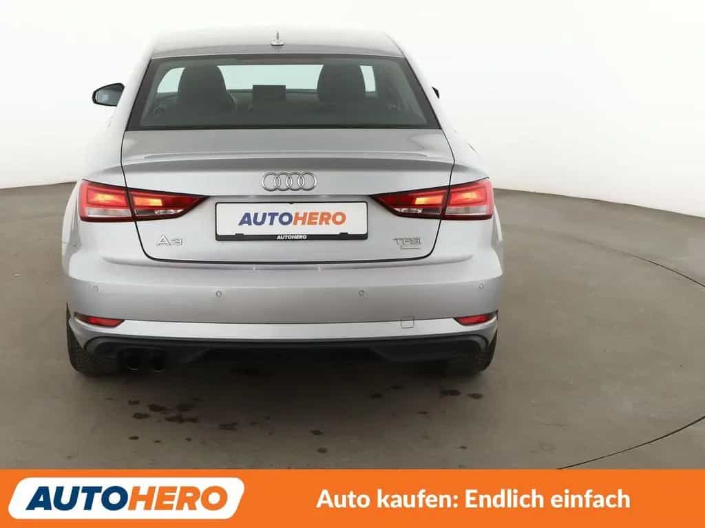 Audi A3 Limousine 1.4 TFSI ACT ACT Aut.*NAV*XENON* 05/2017-photo-4