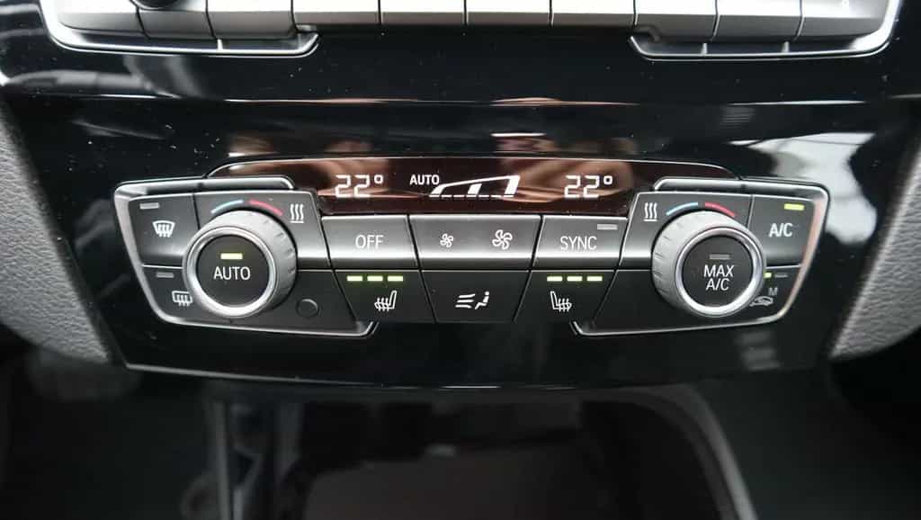 BMW X2 sDrive 20 i Advantage Plus Navi LED Kamera 12/2019-photo-22