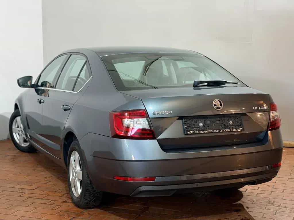 Skoda Octavia Lim. Apple/Android Tempomat Finanzierung 04/2019-photo-9