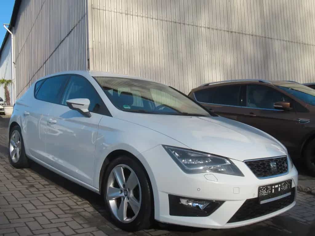 Seat Leon FR-NAVI-LED-SHZ-ALCANTARA-PDC-LEDER-17"ALU 08/2014-photo-2