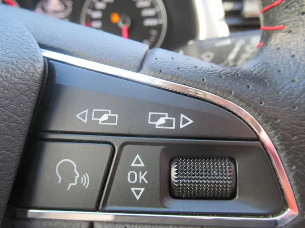 Seat Leon FR-NAVI-LED-SHZ-ALCANTARA-PDC-LEDER-17"ALU 08/2014-photo-28