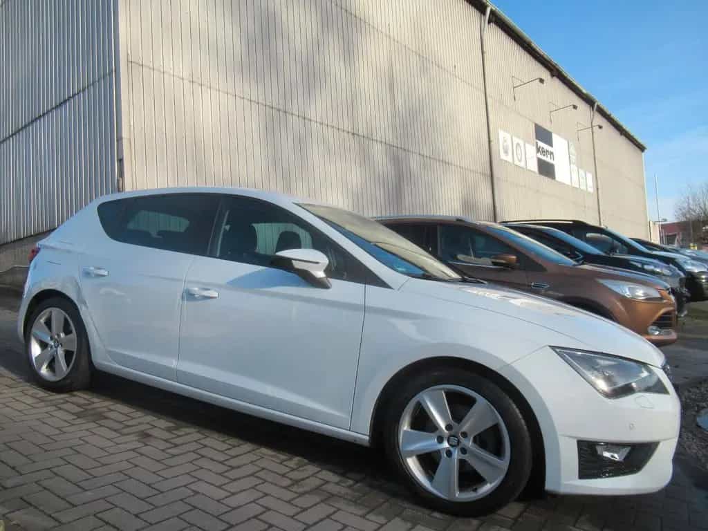 Seat Leon FR-NAVI-LED-SHZ-ALCANTARA-PDC-LEDER-17"ALU 08/2014-photo-9