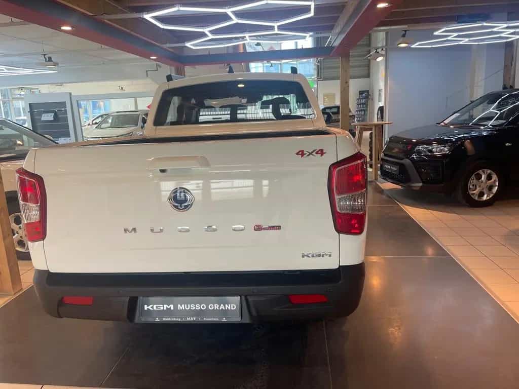 KGM Musso Grand Pickup Diesel 3,5 T Anhängelast null-photo-37