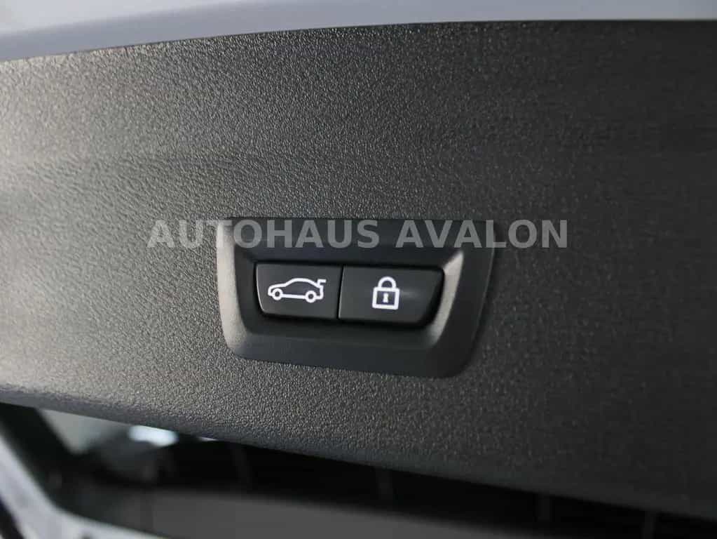 BMW X1 xDrive 25i M-SPORT*PANO~LED~KAM~HUD~AHK~H/K 11/2017-photo-9