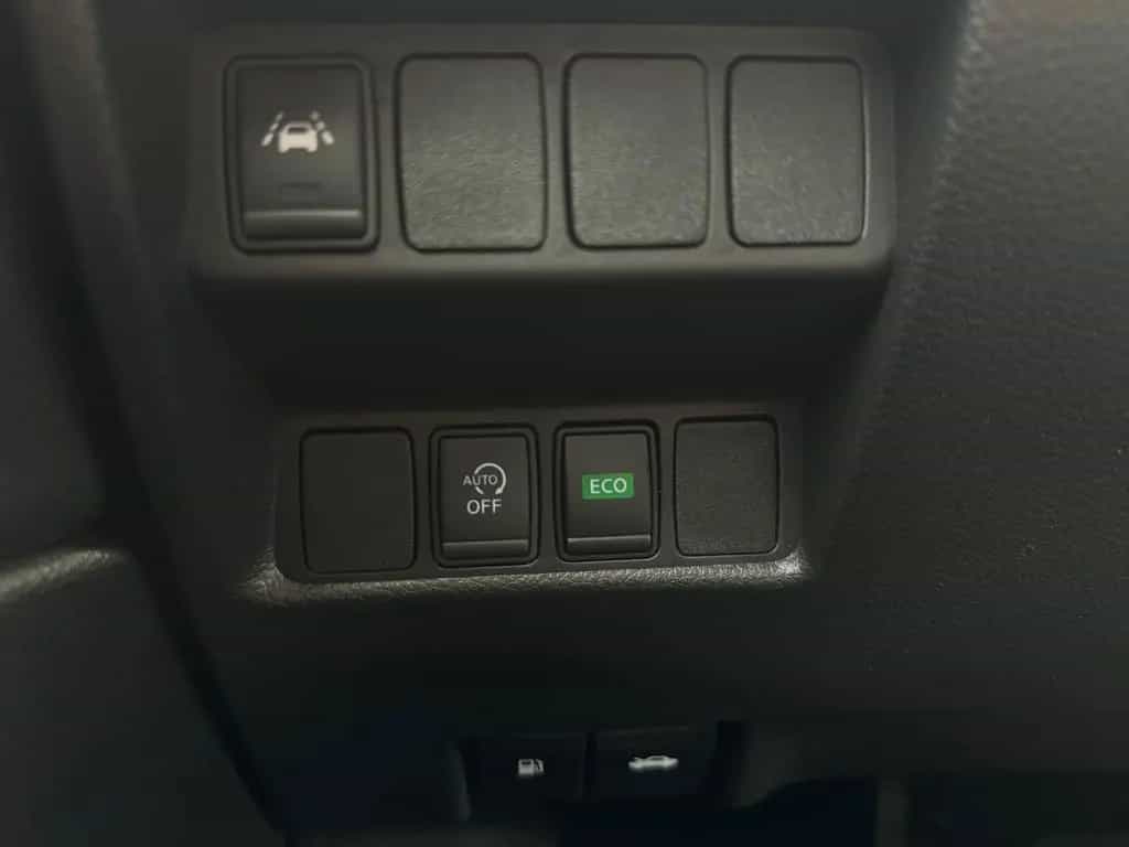 Nissan Qashqai N-Connecta AUTOMATIK°NAVI°LED°KAMERA°SHZ 09/2017-photo-25
