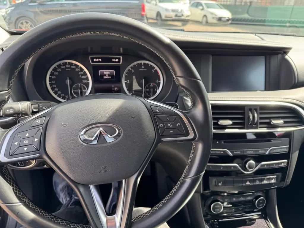 Infiniti QX30 2.2 diesel DCT AWD Executive 10/2017-photo-4