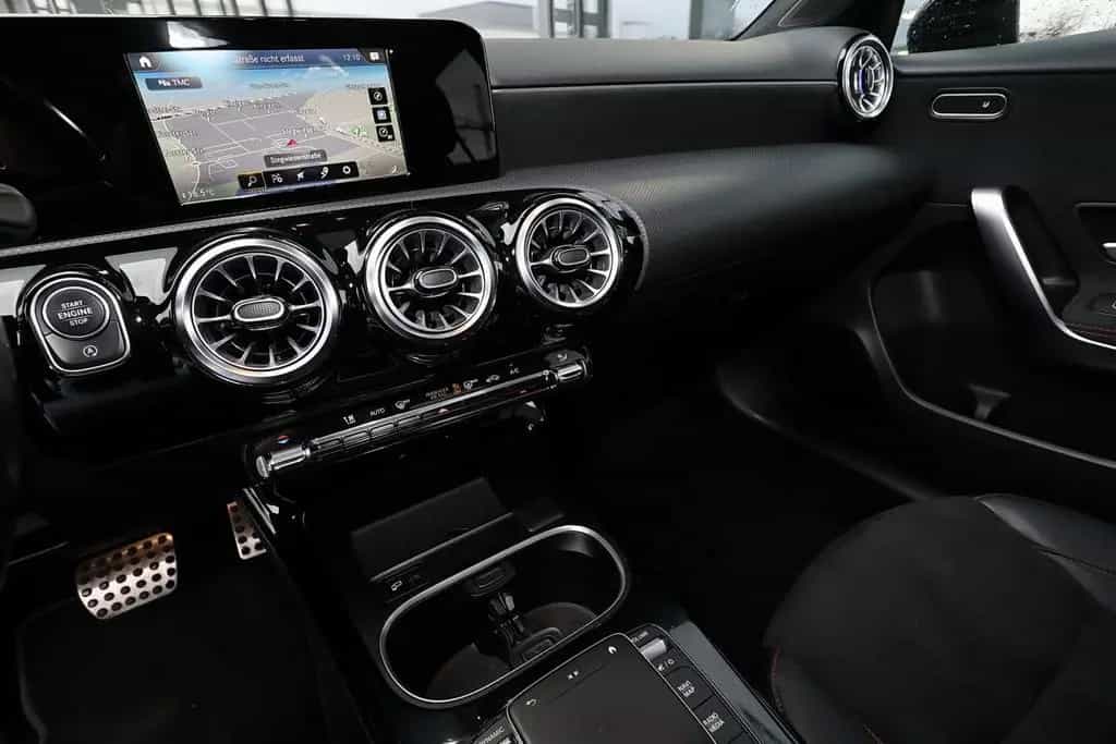 Mercedes-Benz A-Class 200 AMG KAMERA+SPURHALTE+CARPLAY+NIGHT PAKET 02/2022-photo-8