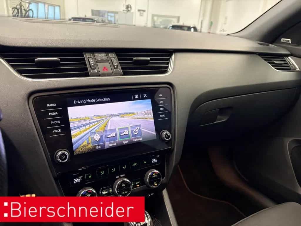 Skoda Octavia Combi 2.0 TSI DSG RS LED KAMERA CANTON P 07/2017-photo-10