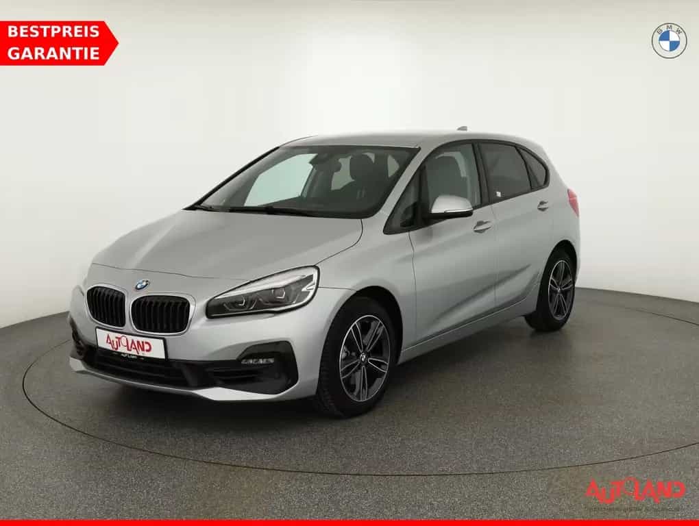BMW 220 i Active Tourer Sport Line LED Navi Tempomat 01/2019-photo-0
