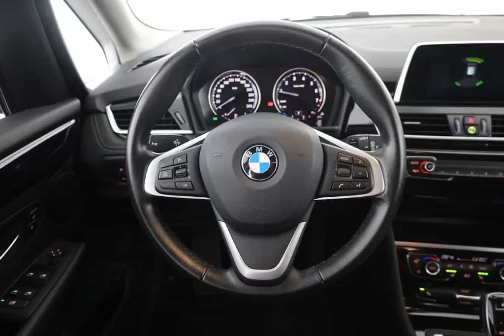 BMW 220 i Active Tourer Sport Line LED Navi Tempomat 01/2019-photo-14