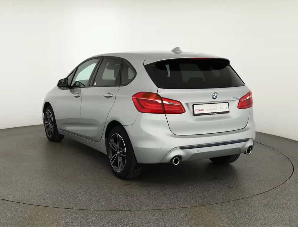 BMW 220 i Active Tourer Sport Line LED Navi Tempomat 01/2019-photo-2