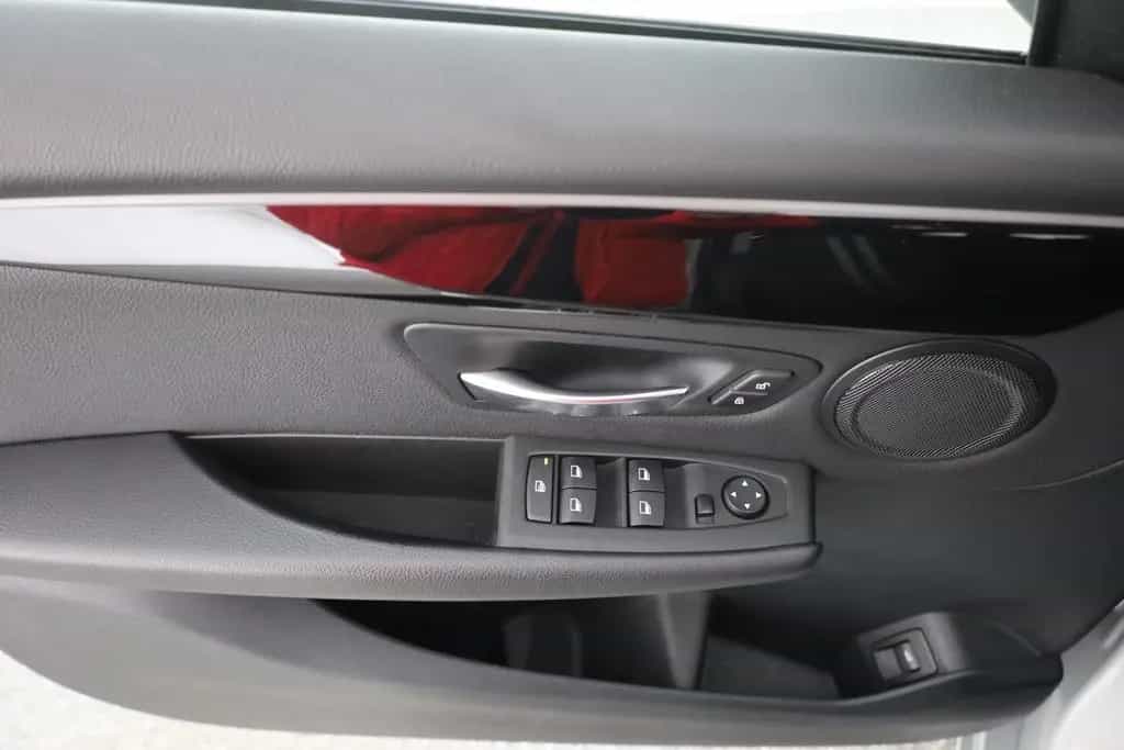 BMW 220 i Active Tourer Sport Line LED Navi Tempomat 01/2019-photo-21