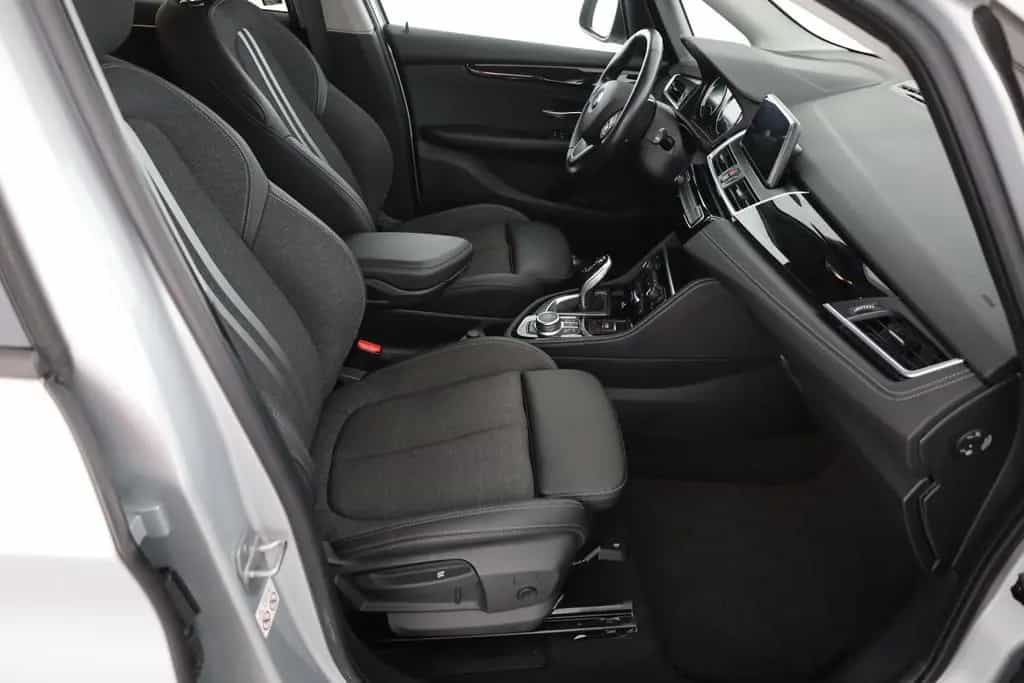 BMW 220 i Active Tourer Sport Line LED Navi Tempomat 01/2019-photo-23