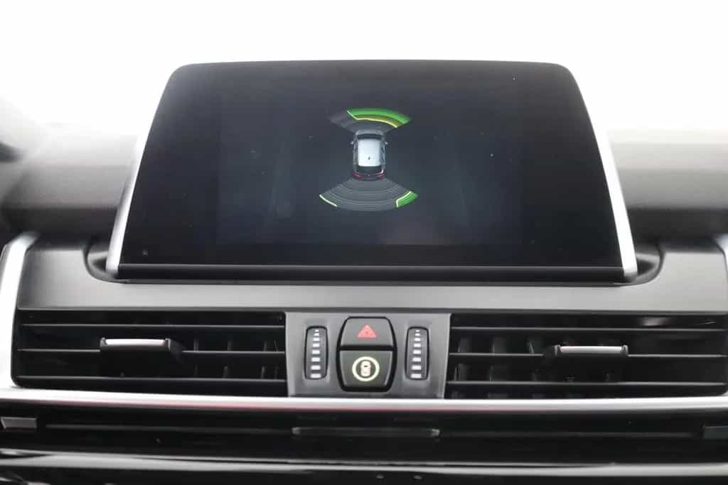 BMW 220 i Active Tourer Sport Line LED Navi Tempomat 01/2019-photo-26
