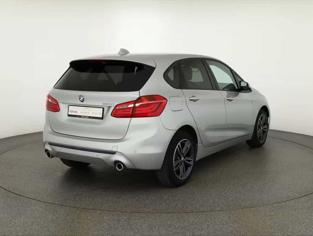 BMW 220 i Active Tourer Sport Line LED Navi Tempomat 01/2019-photo-4