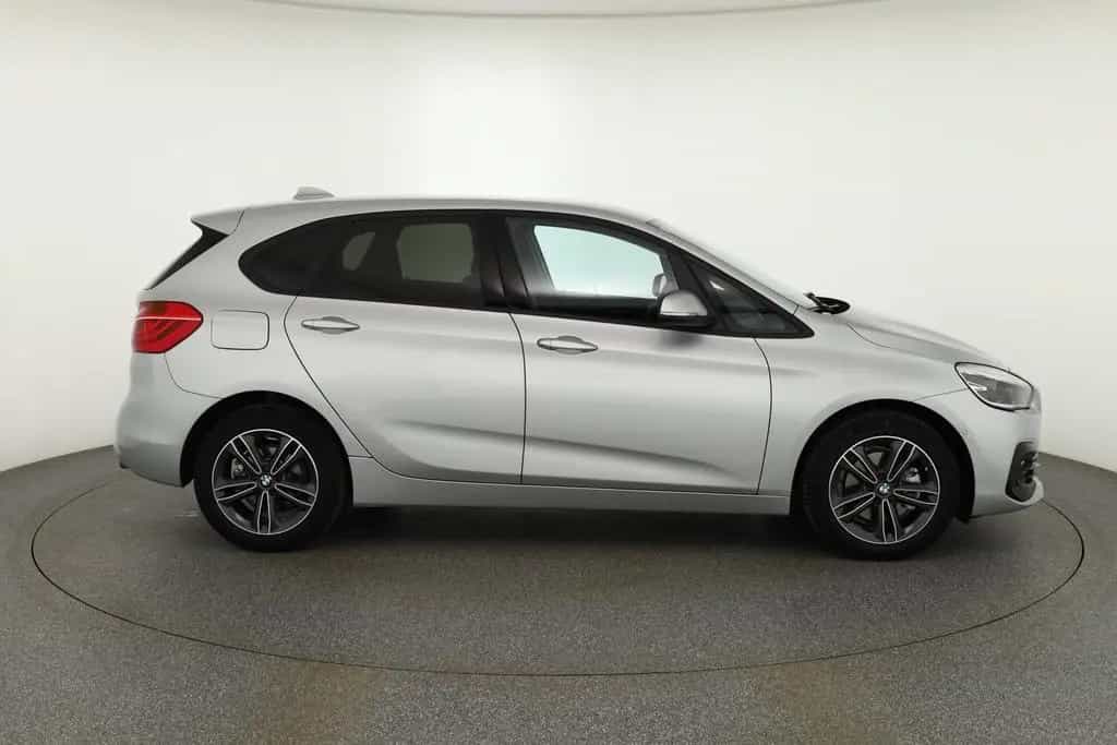 BMW 220 i Active Tourer Sport Line LED Navi Tempomat 01/2019-photo-5