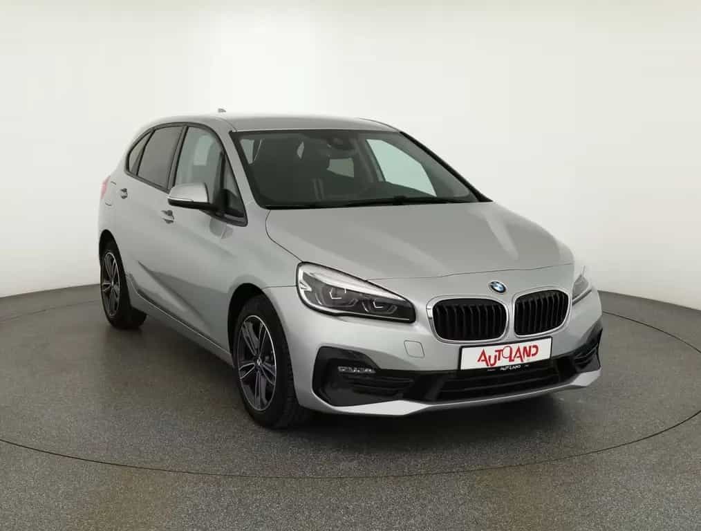BMW 220 i Active Tourer Sport Line LED Navi Tempomat 01/2019-photo-6