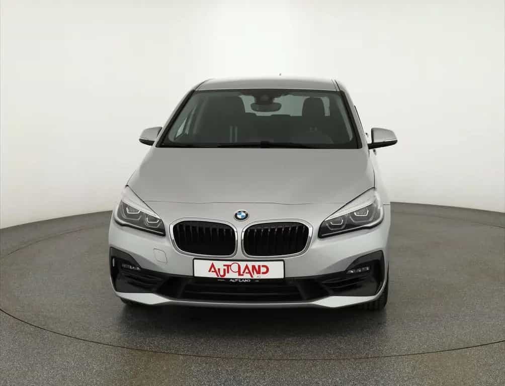 BMW 220 i Active Tourer Sport Line LED Navi Tempomat 01/2019-photo-7
