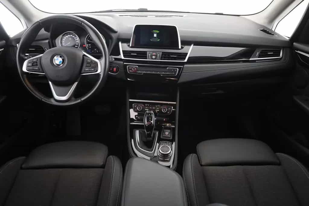 BMW 220 i Active Tourer Sport Line LED Navi Tempomat 01/2019-photo-8