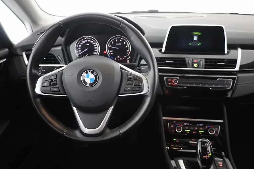 BMW 220 i Active Tourer Sport Line LED Navi Tempomat 01/2019-photo-9