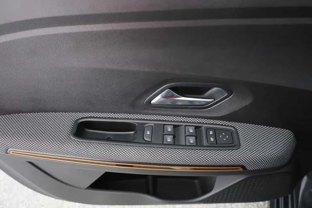 Dacia Sandero Stepway 1.0 TCE Ultimate LED Kamera DAB 01/2023-photo-21