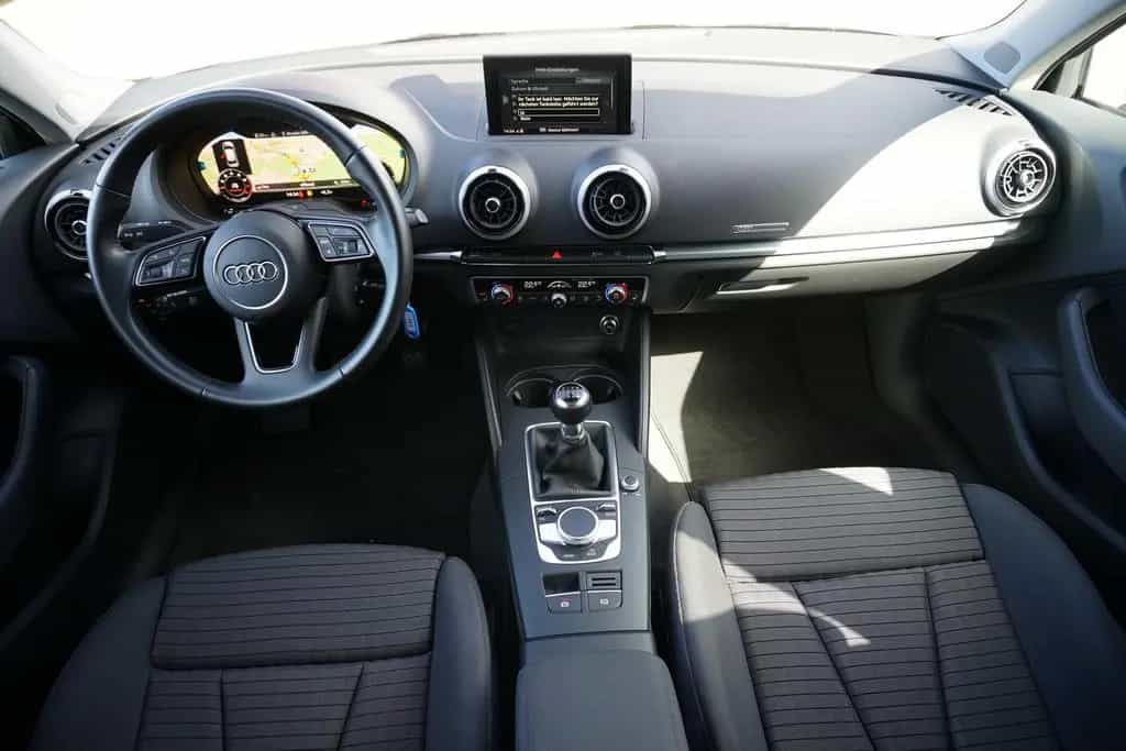 Audi A3 Sportback 1.5 Bi-Xenon Tempomat Sitzheizung 08/2018-photo-11