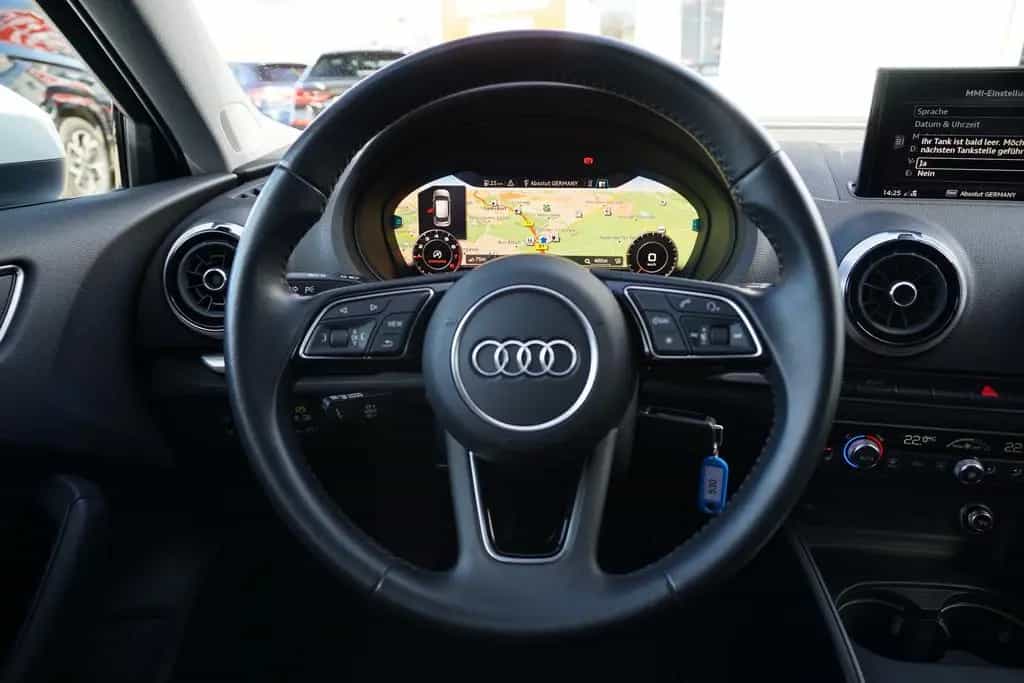 Audi A3 Sportback 1.5 Bi-Xenon Tempomat Sitzheizung 08/2018-photo-12