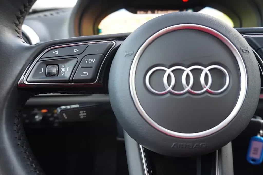Audi A3 Sportback 1.5 Bi-Xenon Tempomat Sitzheizung 08/2018-photo-13