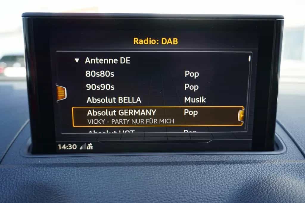 Audi A3 Sportback 1.5 Bi-Xenon Tempomat Sitzheizung 08/2018-photo-22