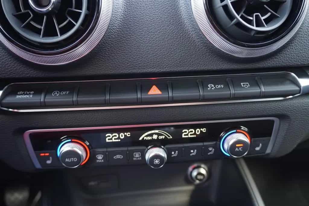 Audi A3 Sportback 1.5 Bi-Xenon Tempomat Sitzheizung 08/2018-photo-25