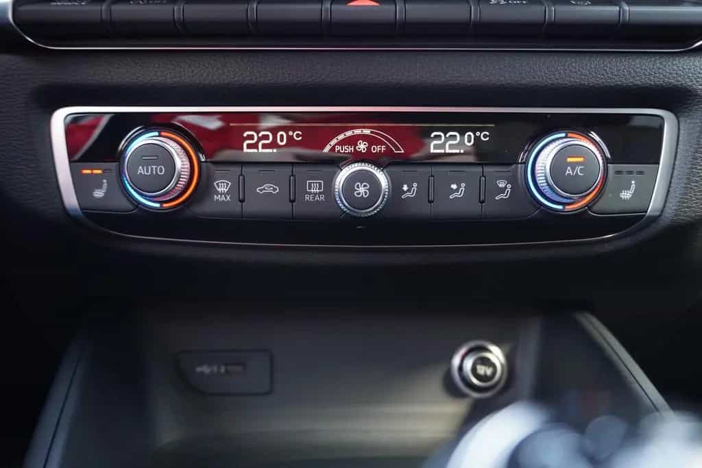 Audi A3 Sportback 1.5 Bi-Xenon Tempomat Sitzheizung 08/2018-photo-26