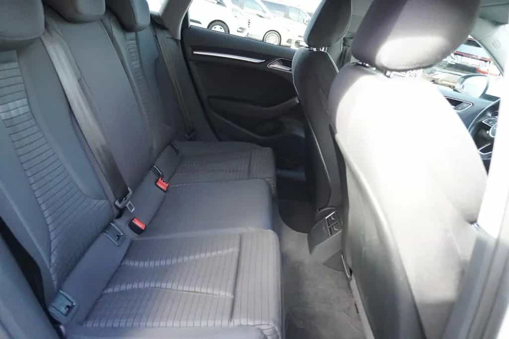 Audi A3 Sportback 1.5 Bi-Xenon Tempomat Sitzheizung 08/2018-photo-30