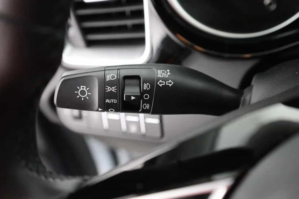 Kia Ceed SW 1.5 T-GDI Vision Navi Kamera PDC USB AHK 05/2022-photo-16