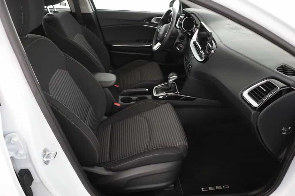 Kia Ceed SW 1.5 T-GDI Vision Navi Kamera PDC USB AHK 05/2022-photo-21