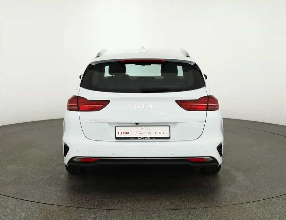 Kia Ceed SW 1.5 T-GDI Vision Navi Kamera PDC USB AHK 05/2022-photo-2