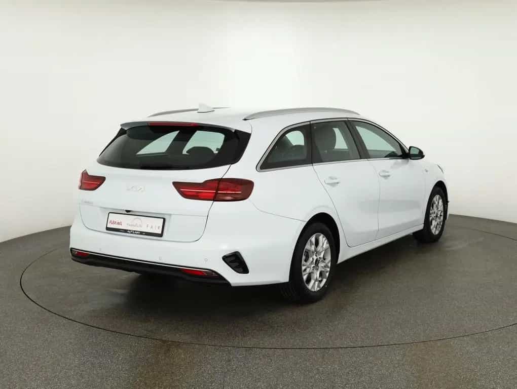 Kia Ceed SW 1.5 T-GDI Vision Navi Kamera PDC USB AHK 05/2022-photo-3