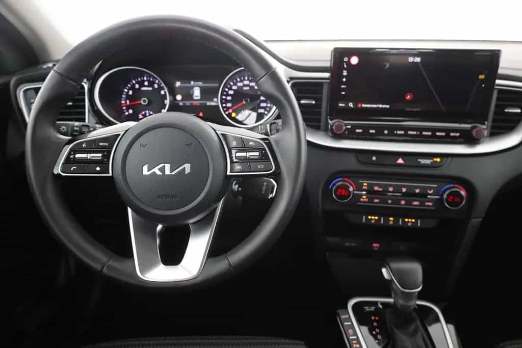 Kia Ceed SW 1.5 T-GDI Vision Navi Kamera PDC USB AHK 05/2022-photo-8