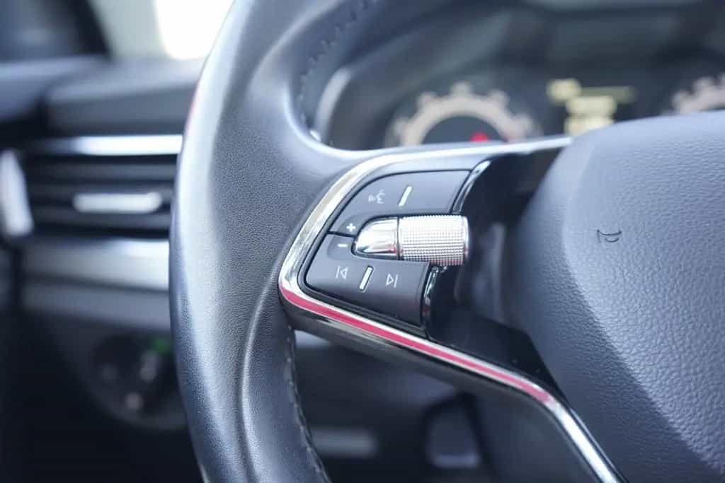 Skoda Kamiq 1.0 TSI Clever LED PDC Sitzheizung DAB USB 07/2021-photo-12