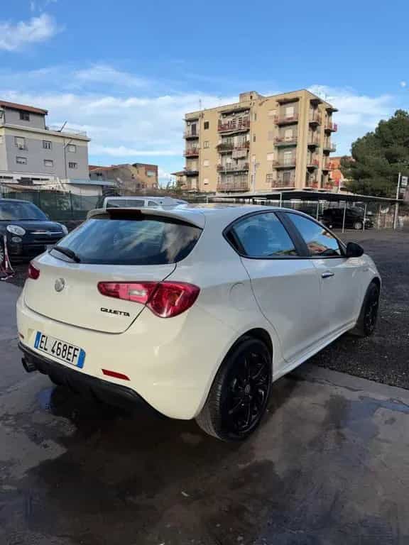 Alfa Romeo Giulietta 1.6 JTDm-2 105 CV 02/2012-photo-2