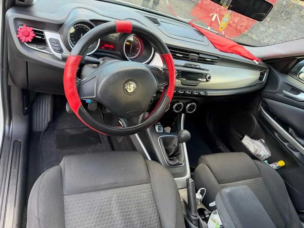 Alfa Romeo Giulietta 1.6 JTDm-2 105 CV 02/2012-photo-4