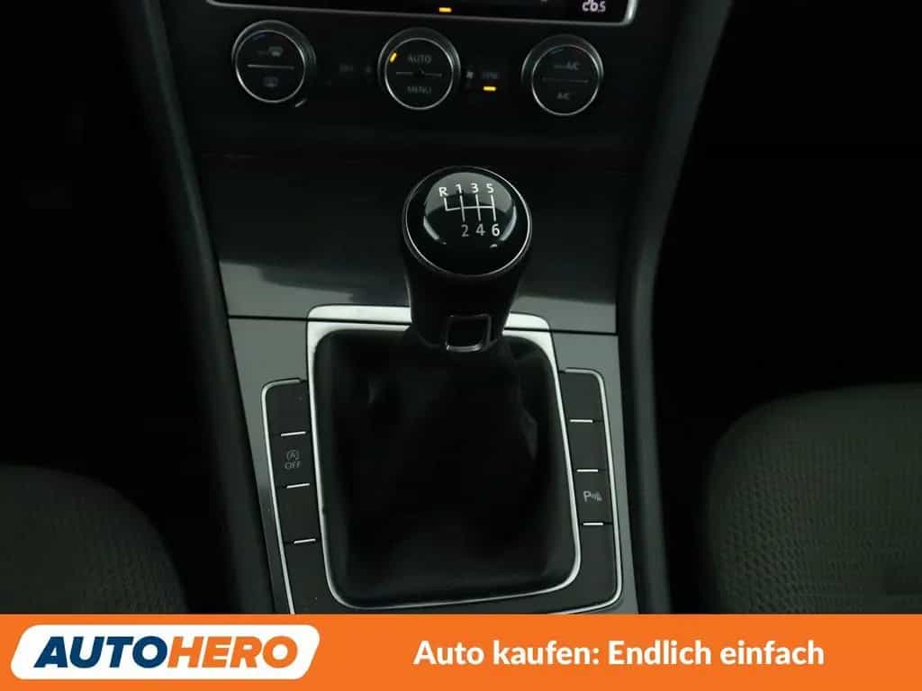 Volkswagen Golf VII 1.0 TSI Comfortline BlueMotion*NAVI*PDC 02/2017-photo-23