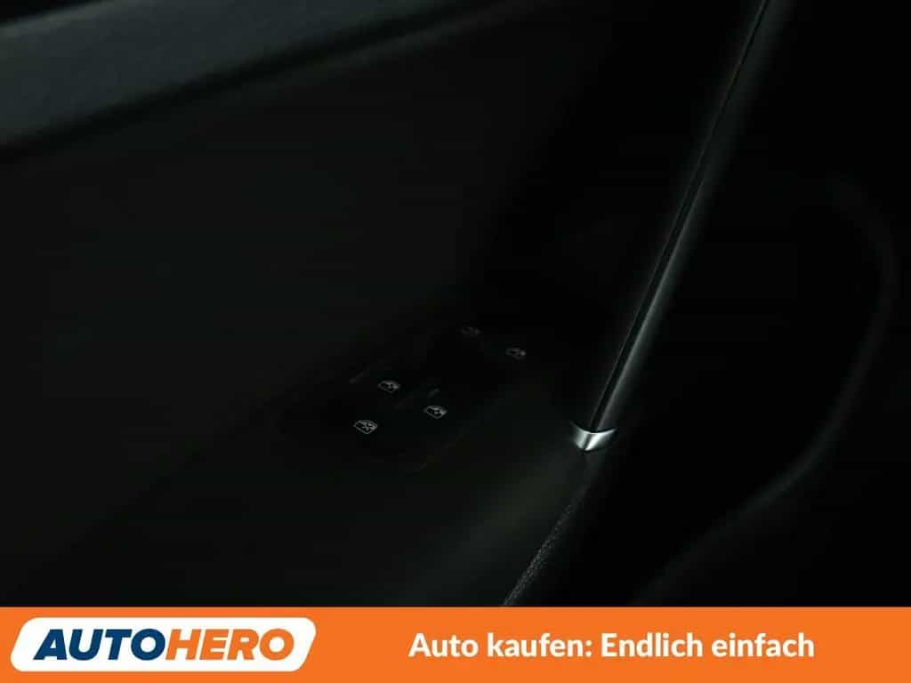 Volkswagen Golf VII 1.0 TSI Comfortline BlueMotion*NAVI*PDC 02/2017-photo-24