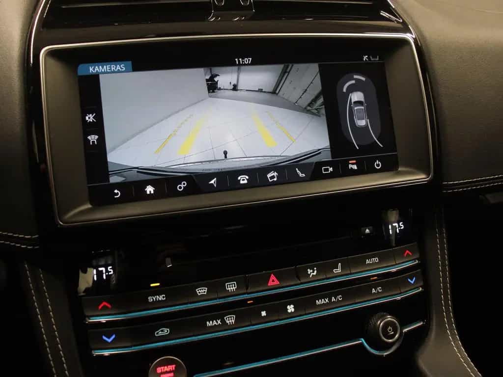 Jaguar F-Pace 30d R-Sport AWD Xenon Pano Navi DAB Winte 02/2020-photo-12