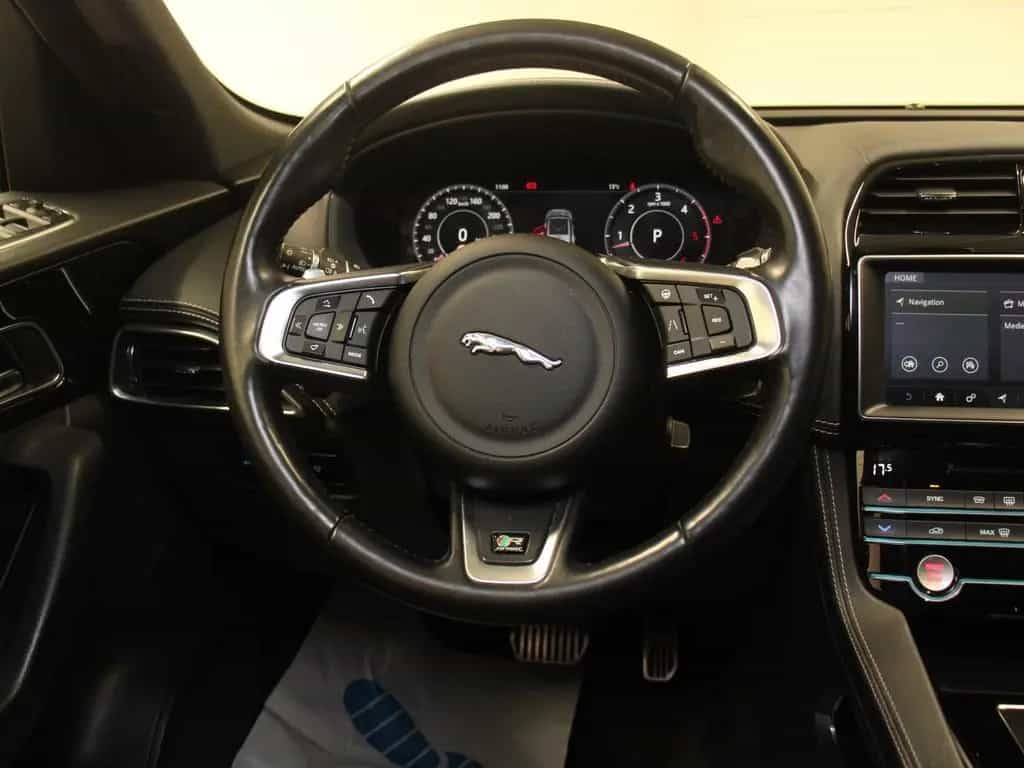 Jaguar F-Pace 30d R-Sport AWD Xenon Pano Navi DAB Winte 02/2020-photo-15